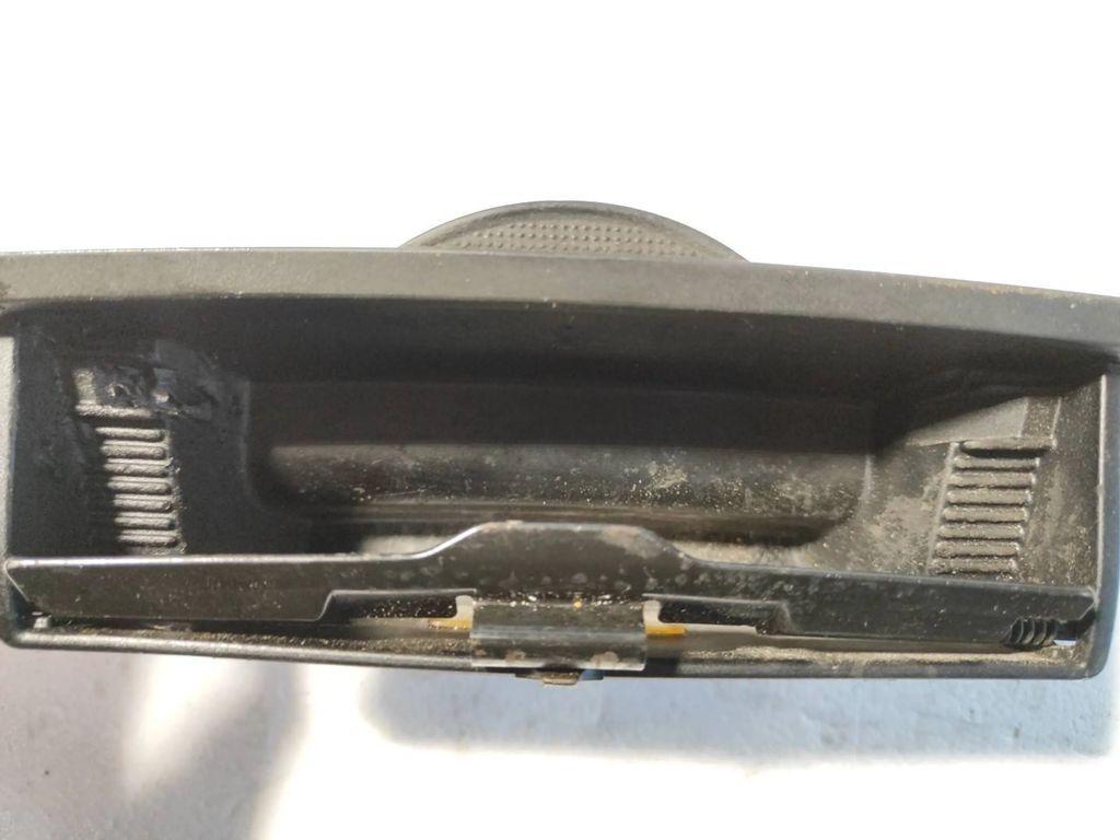 Toyota Corolla E120 E130 2004 Front Panel Dash ashtray 7411102060 