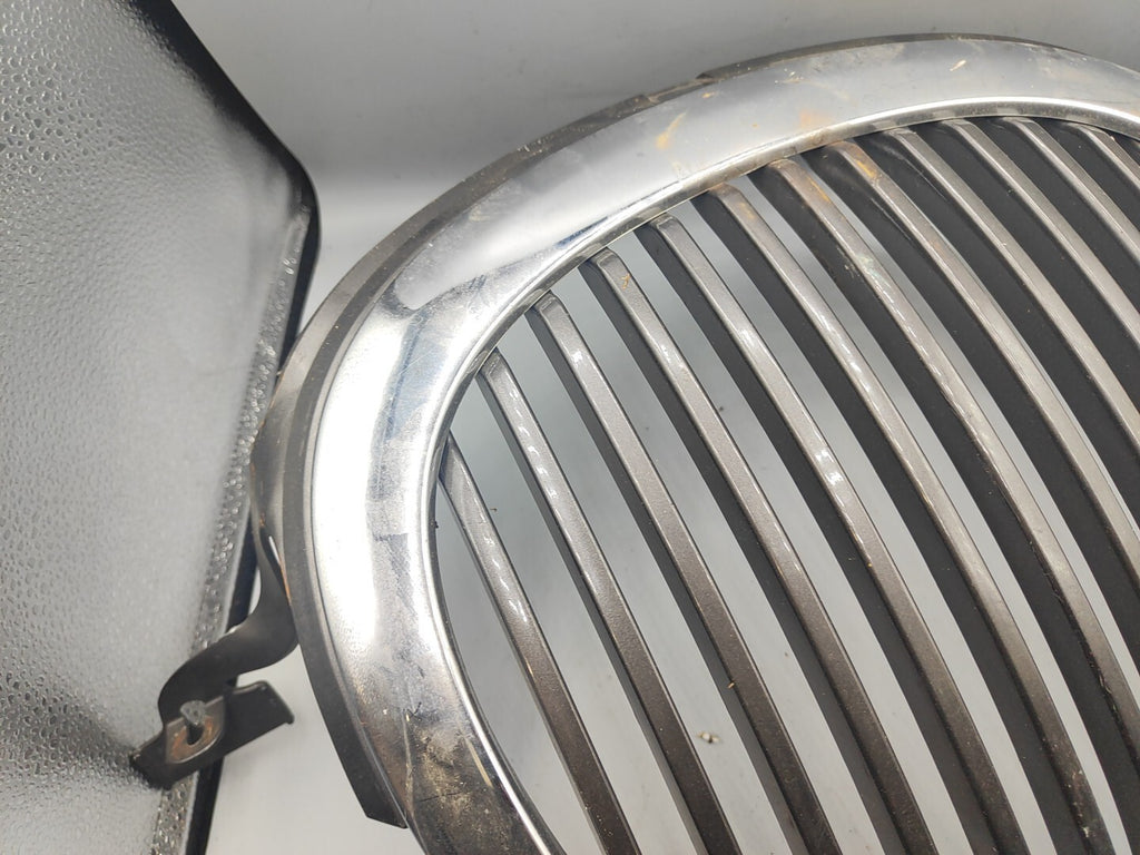 Jaguar S Type 3.0i 2000 Front Bonnet Hood Center Chrome Grill XR838A133AA
