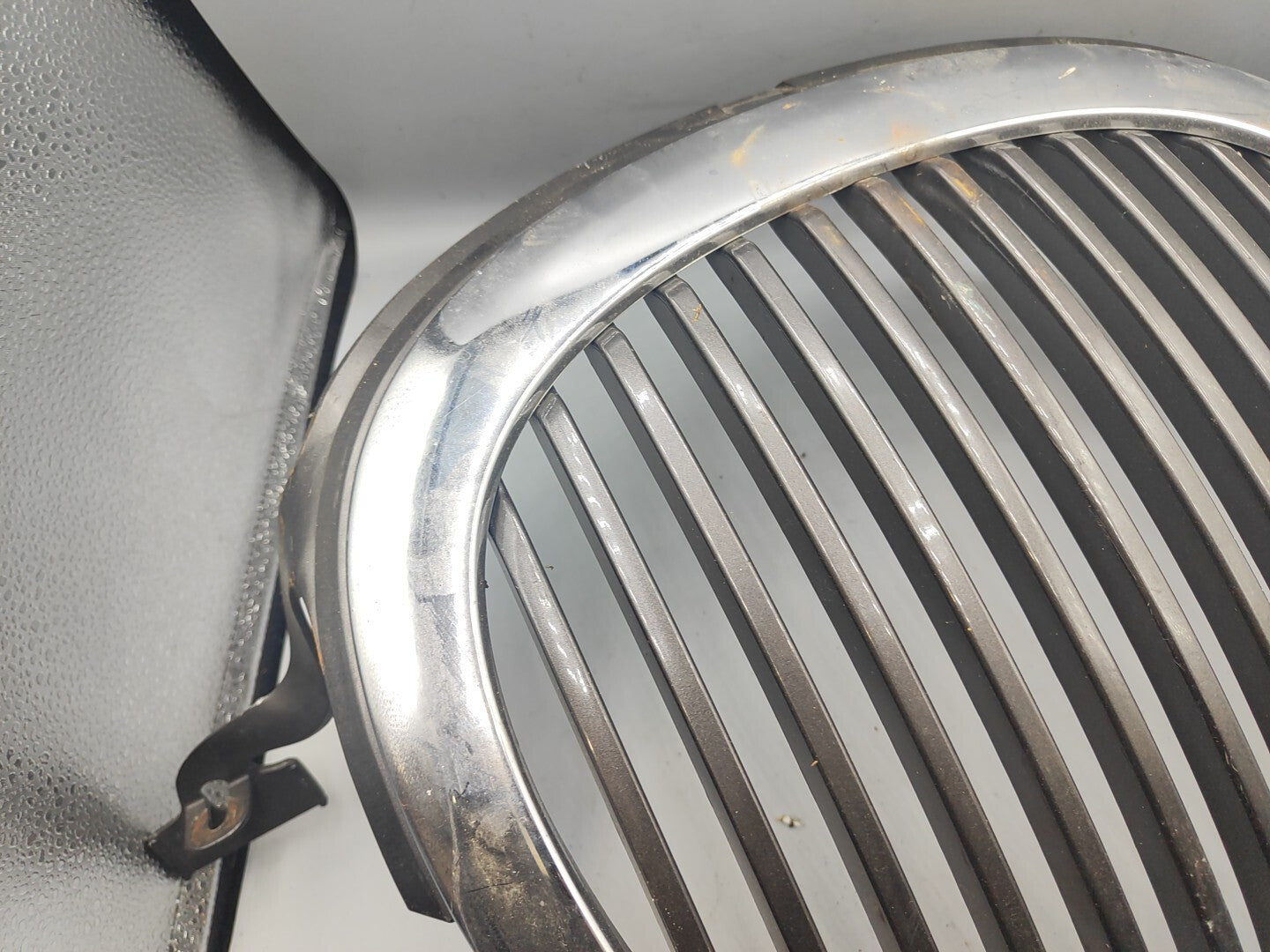 Jaguar S Type 3.0i 2000 Front Bonnet Hood Center Chrome Grill XR838A133AA