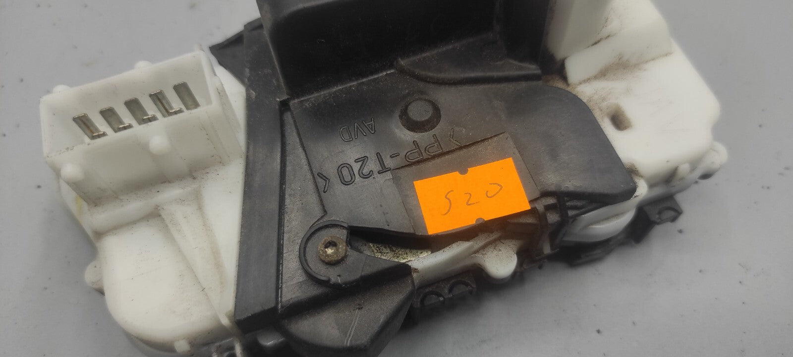 Peugeot 607 3.0i V6 Petrol 2002 LHD Front Right Door Lock