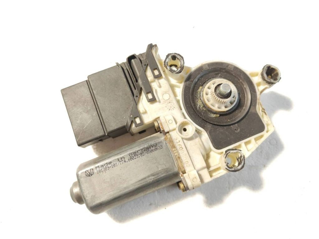 Volkswagen Golf IV 1999 rear left window regulator motor 1J4959811C 