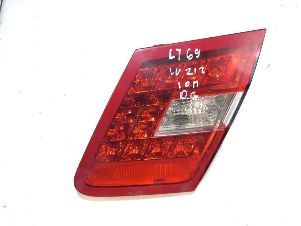 Mercedes-Benz E W212 2009 Right tailgate tail light lamp A2128200864