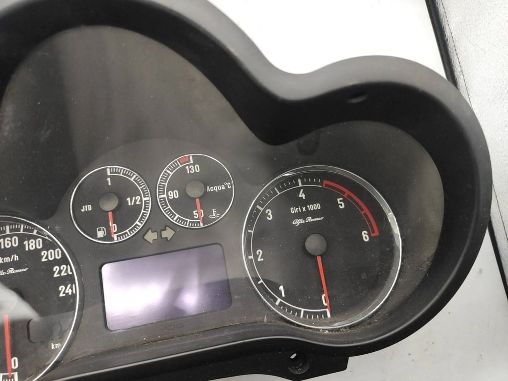  Alfa Romeo 147 2006 LHD Diesel speedometer instrument cluster 156063178 