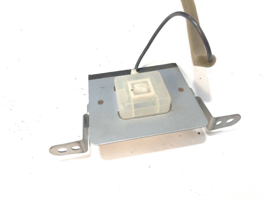 Toyota Avensis T250 2006 Radio aerial GPS antenna 8686020070 