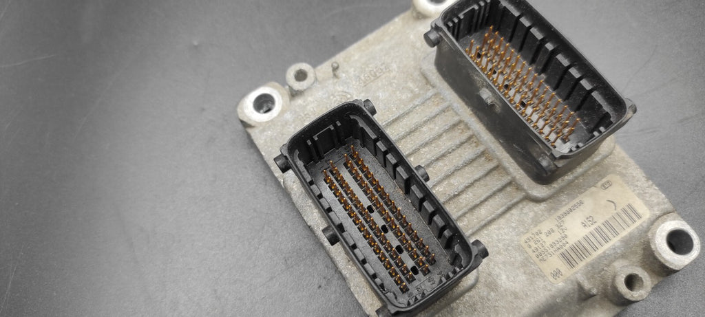 Alfa Romeo 147 1.6 Twin Spark 2006 Engine Control Unit Module ECU 0261208327