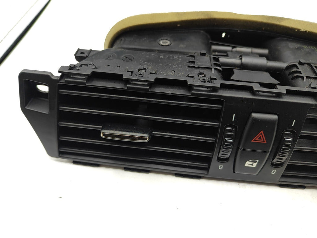 BMW 5 Series E61 530D 170kW 2006 LHD Front Center Grill 6910734 7009275