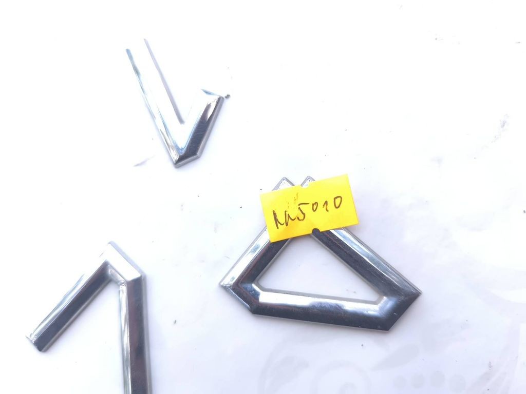 Alfa Romeo 147 2005 Rear Tailgate Manufacturers model badge 