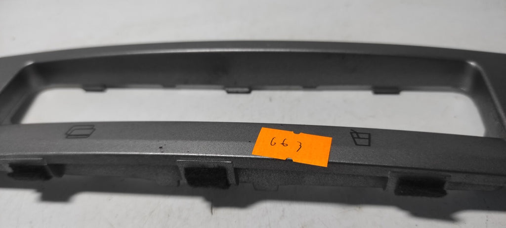 Alfa Romeo GT 1.9JTD 110kW Diesel 2005 Front Dash Panel Cup Holder Trim Cover