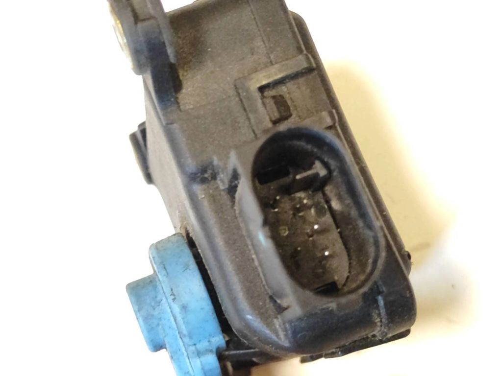Audi A4 S4 B5 8D 1998 Air heater flap actuator motor 8D2820511E 