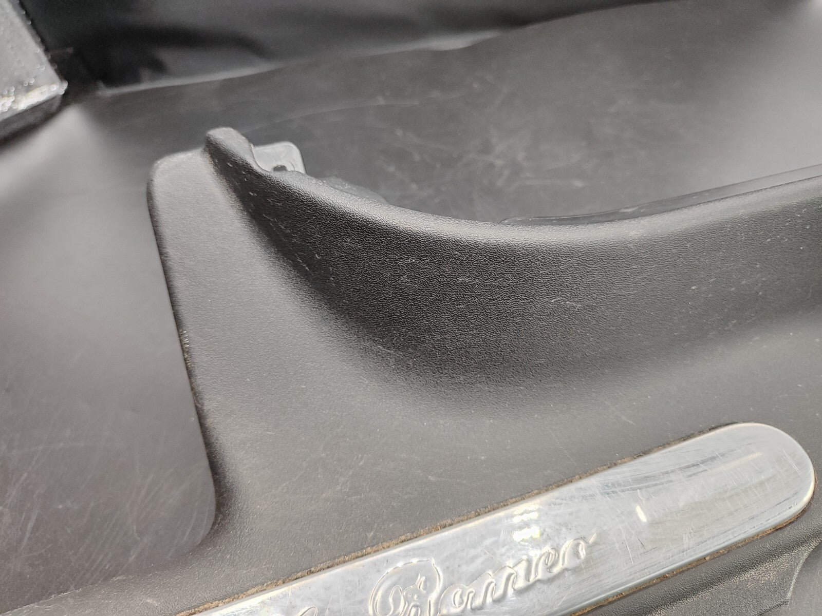 Alfa Romeo 147 1.9JTD 4/5D 2004 Rear Left Door Step Still Trim CHROME 735263947