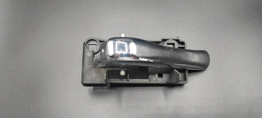 Alfa Romeo GT 1.9JTD 110kW 2005 Front Left Door Opening Inner Handle 46736147