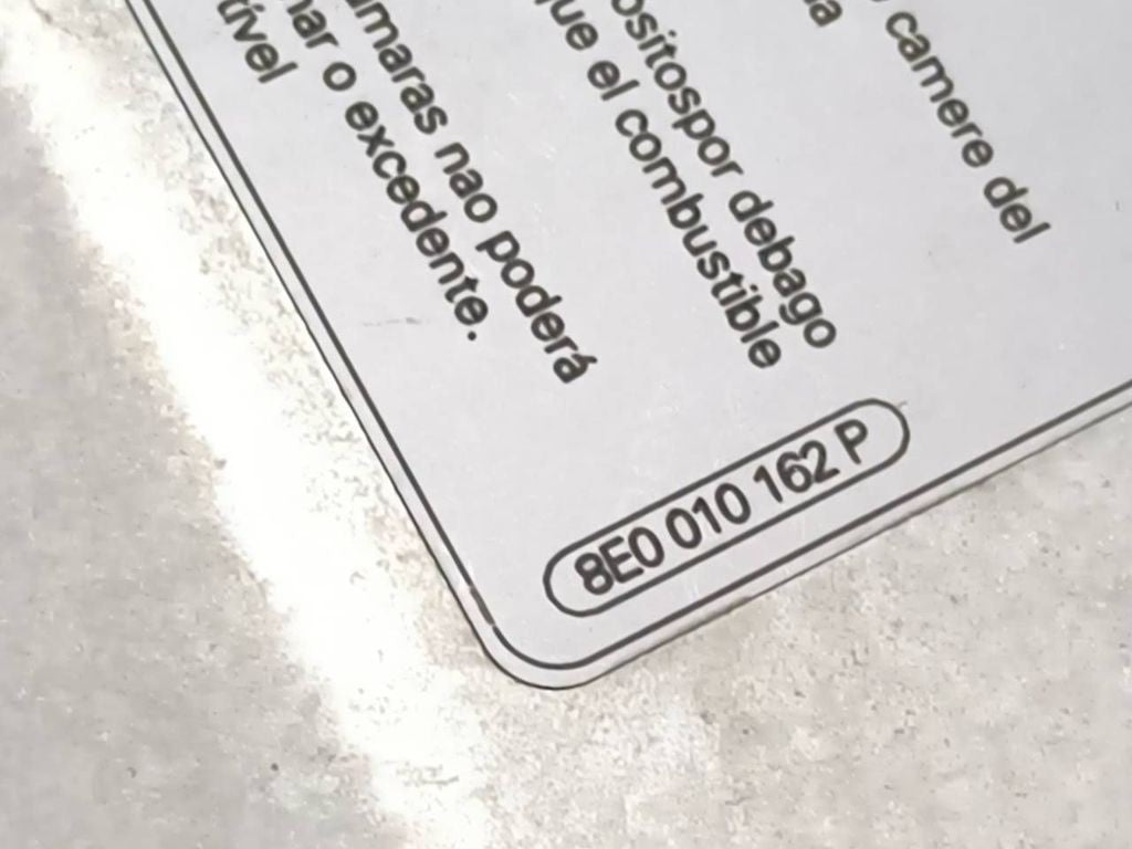 Audi A4 S4 B6 8E 8H 2002 Fuel tank cap 8E0010162P 