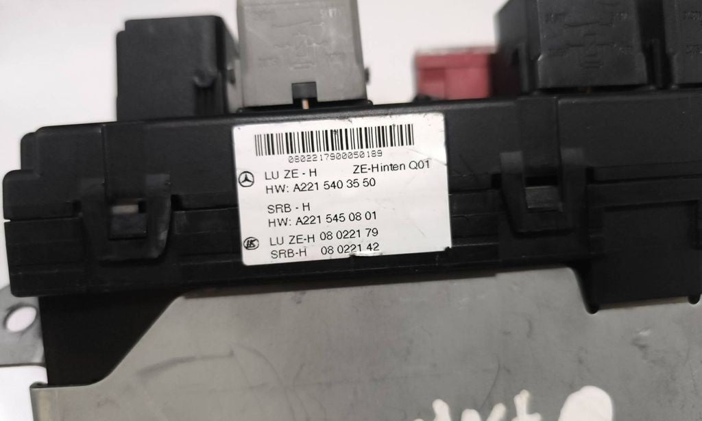 Mercedes-Benz S W221 2006 Fuse module A2215403550 A2215450801