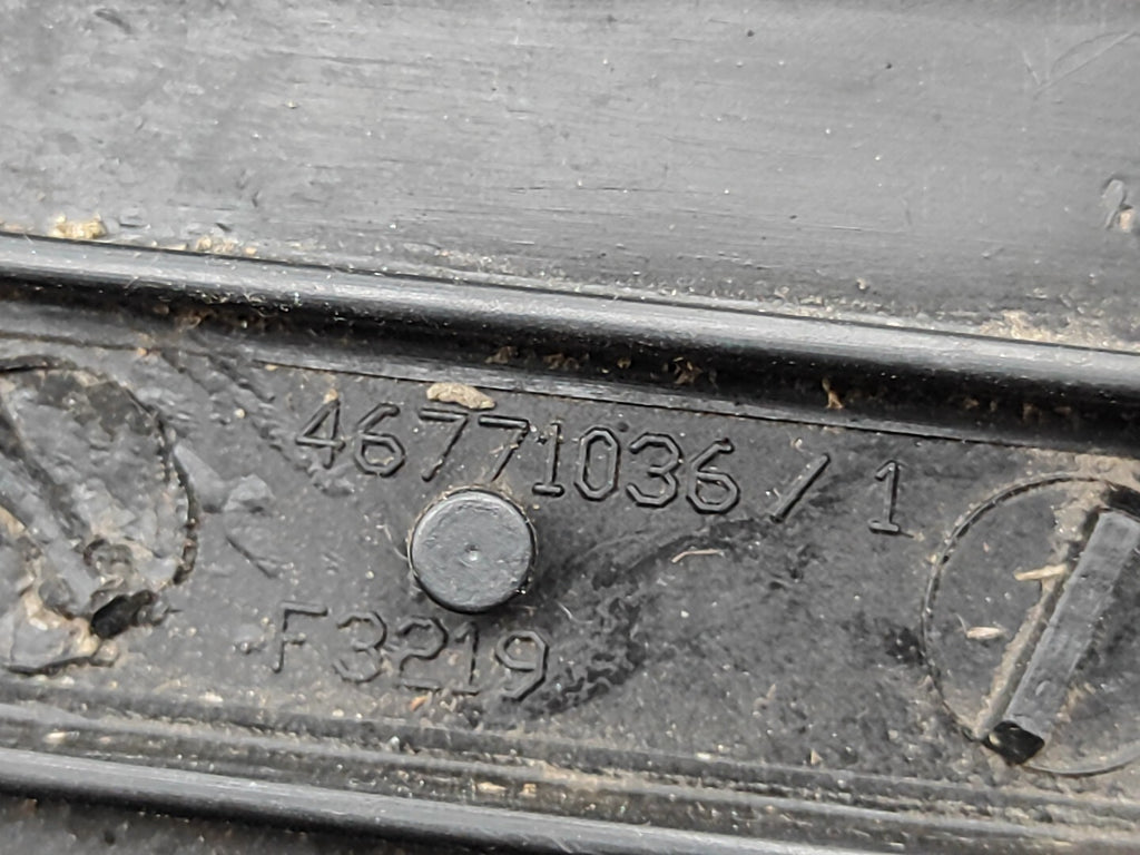 Alfa Romeo 147 2.0 Twin Spark 2003 Petrol Engine Air Filter Box 46771036