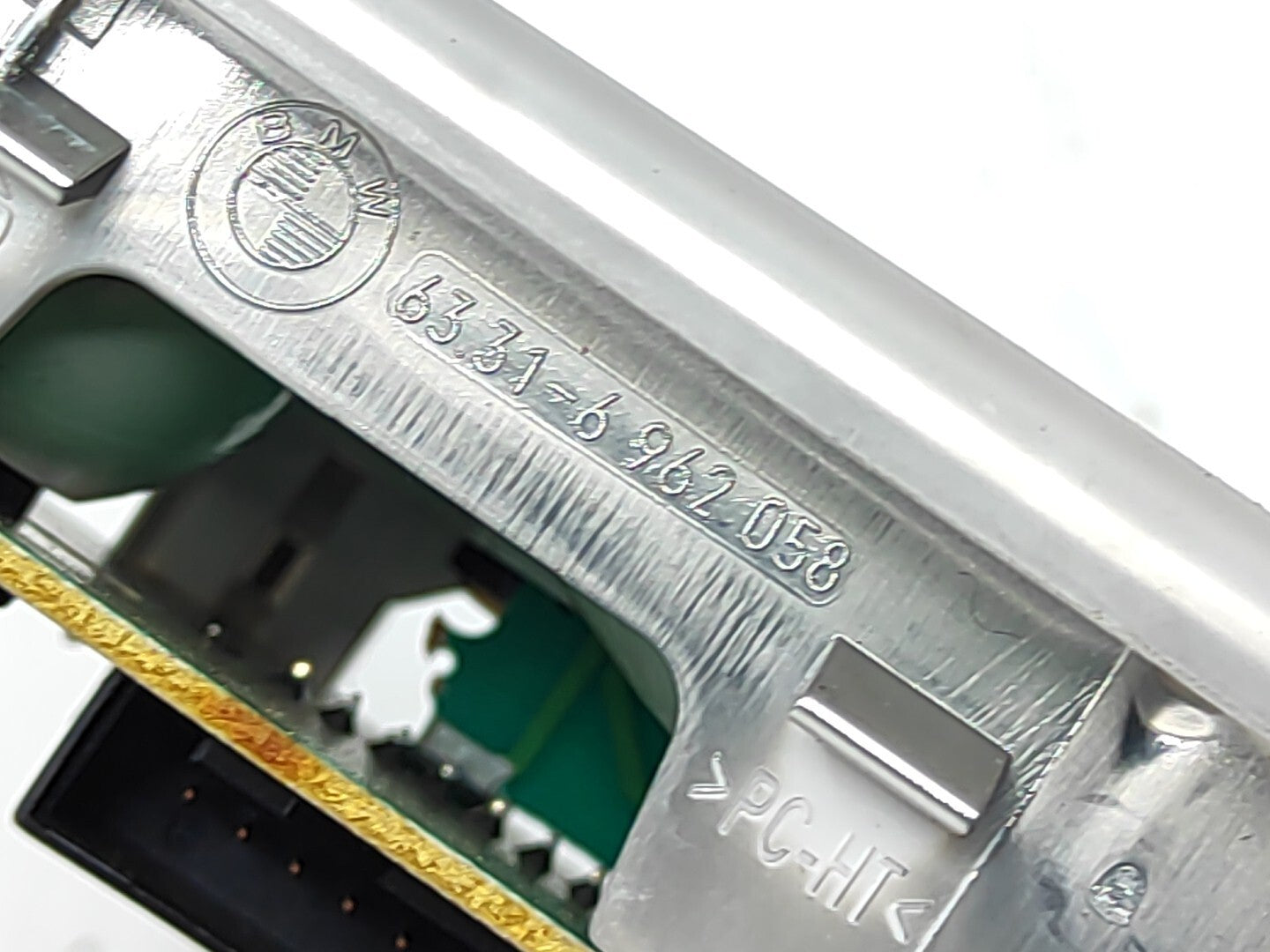 BMW 5 Series E61 530D 170kW 2006 Front Interior Seat Dome Light 6962058