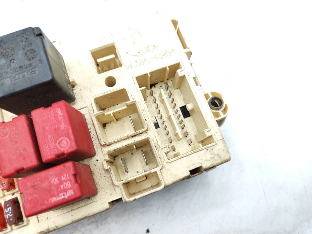 Alfa Romeo 159 2006 Fuse box unit relay module 60686059 