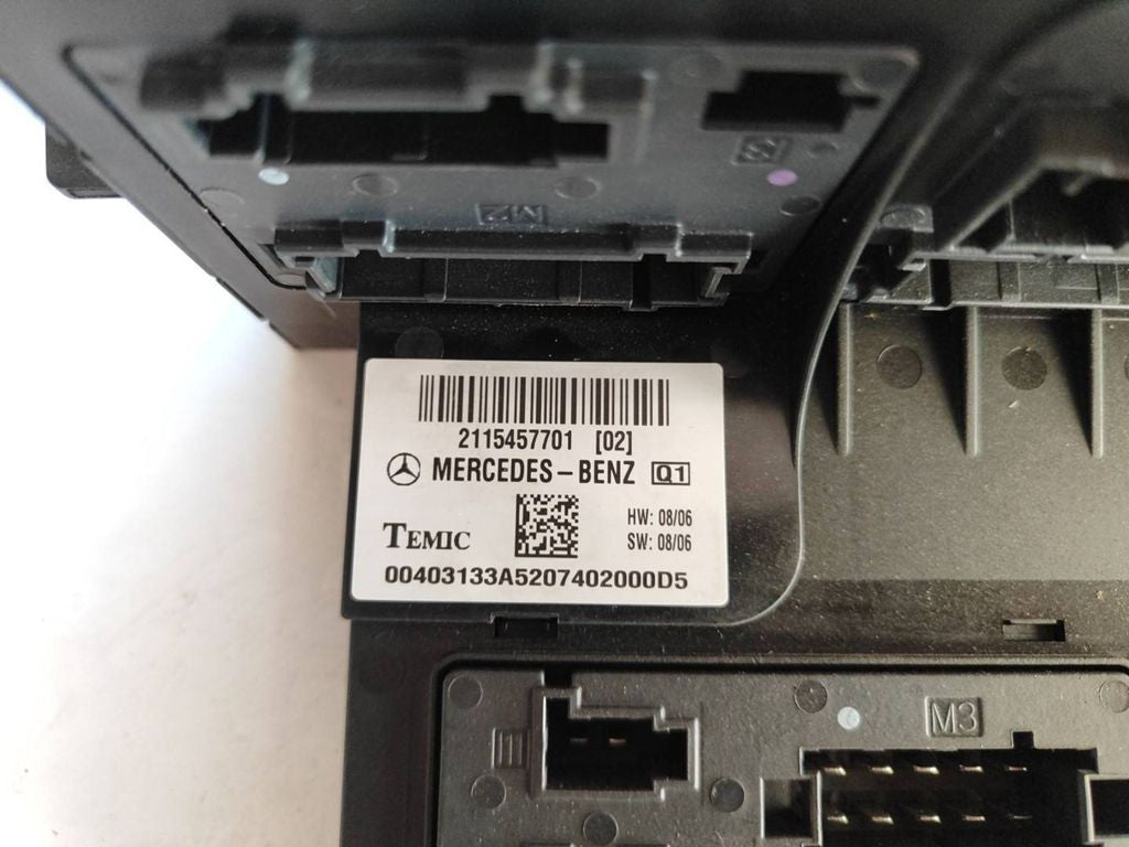 Mercedes-Benz E W211 2004 Fuse module 2115457701 