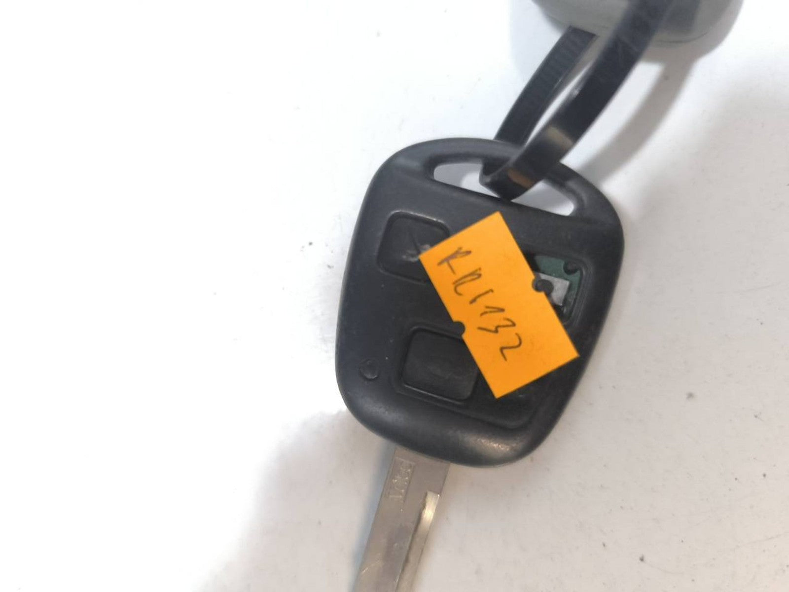 Toyota Avensis T250 2006 Ignition key 736670A 