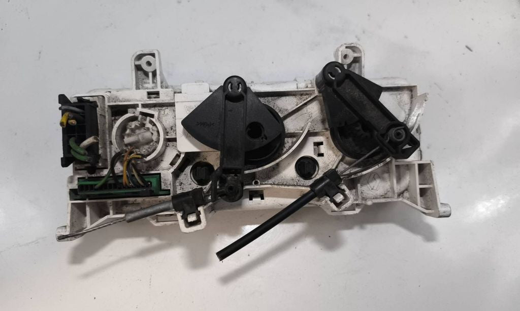 Renault Thalia I 2004 Climate control unit module 69520004 