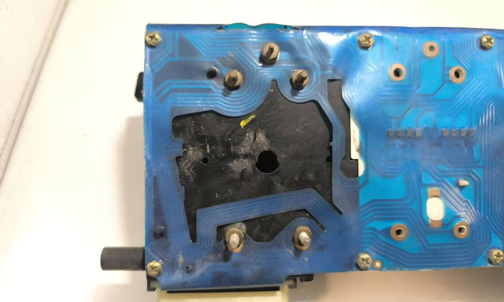 Volkswagen Golf II MK2 1991 speedometer instrument cluster 88481409 