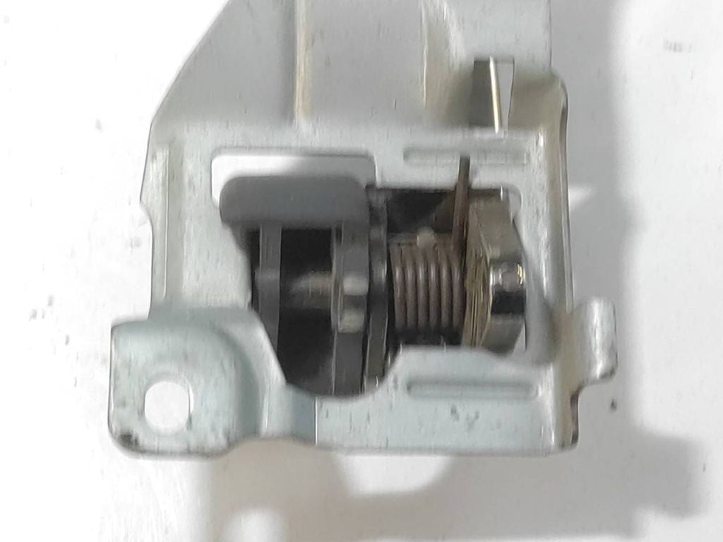 Mitsubishi Galant 2.0i 100kW 1998 front right door interior handle 