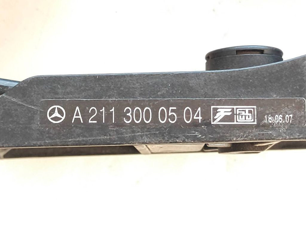 Mercedes-Benz CLS C219 2005 Diesel accelerator throttle pedal A2113000504