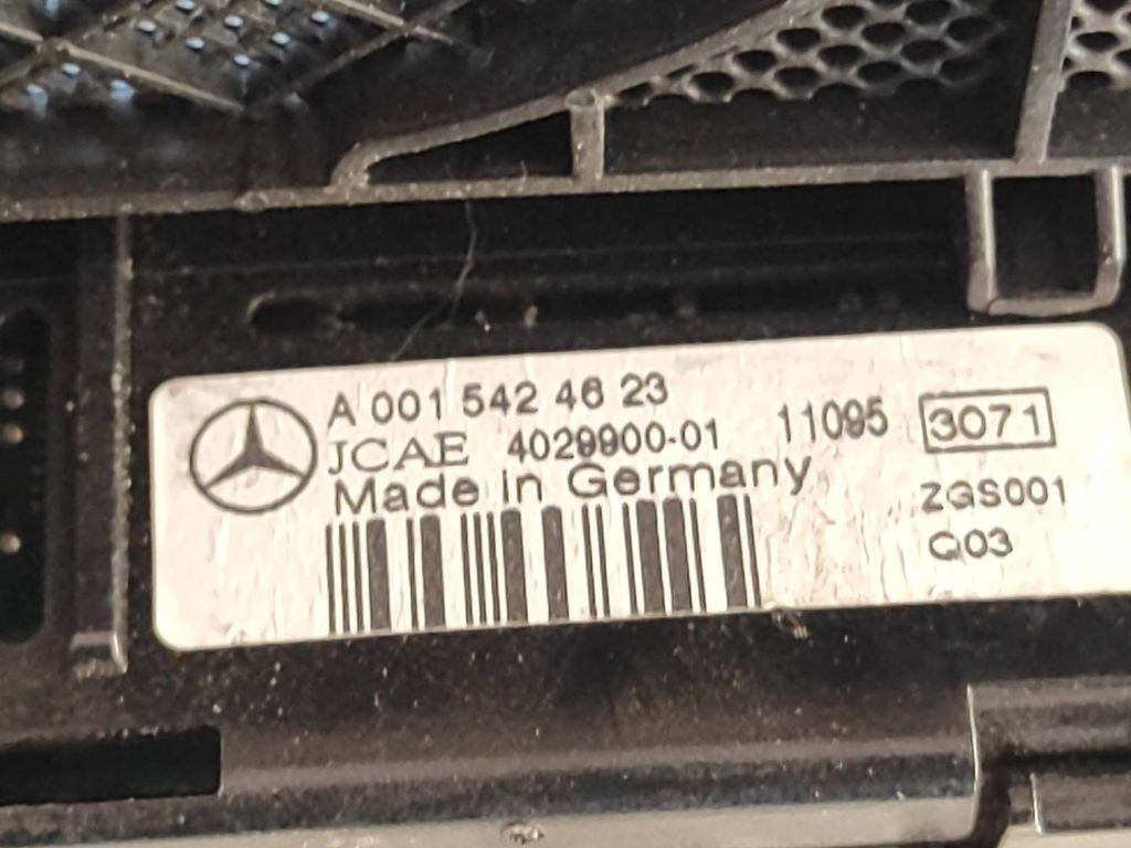 Mercedes-Benz E C207 W207 2009 parking PDC sensor display screen A2076801089