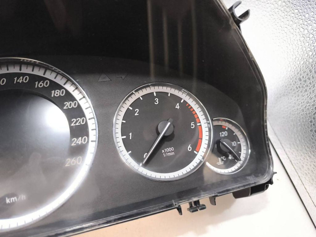 Mercedes-Benz E W212 2010 speedometer instrument cluster A2129002509 