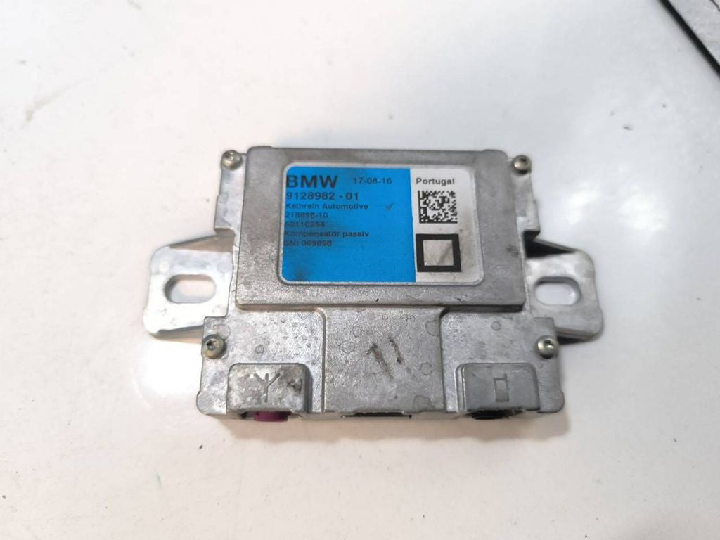 BMW 3 F30 F35 F31 2017 Aerial antenna amplifier 9128982 