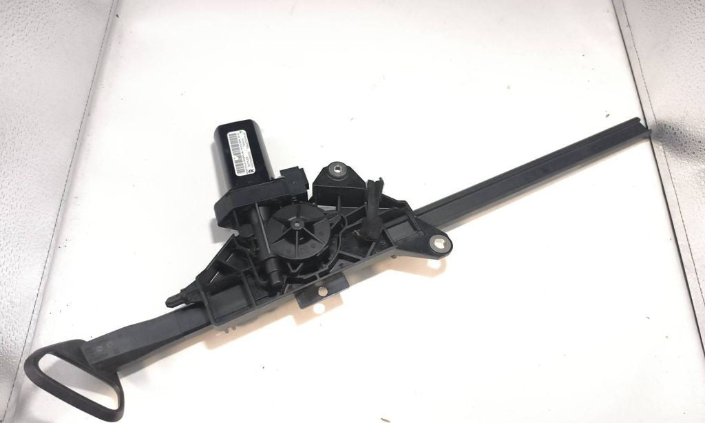 Mercedes-Benz E C207 W207 2010 Right Seat belt adjustment motor A2078600282