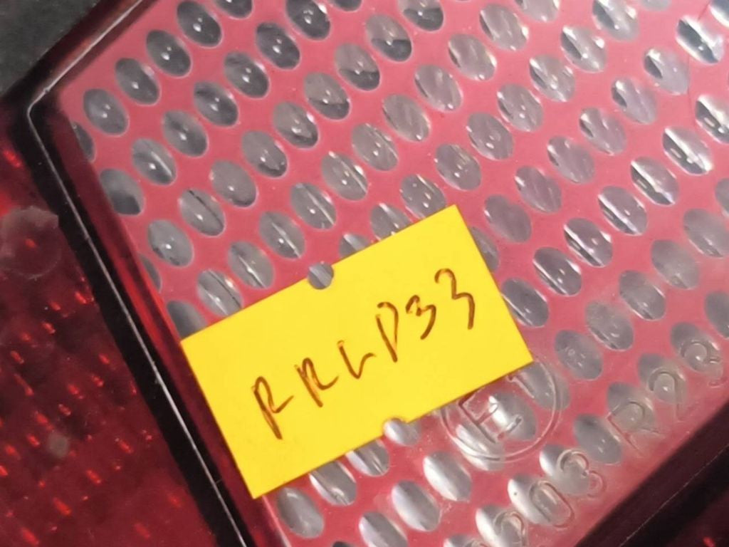 BMW 7 E32 1992 Rear right tail light lamp 1374026R 