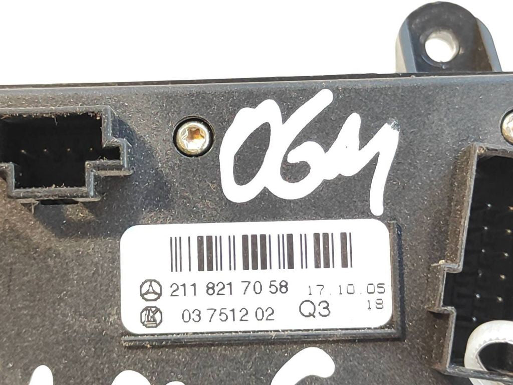Mercedes-Benz E W211 2004 Parking PDC sensor switch 2118217058 