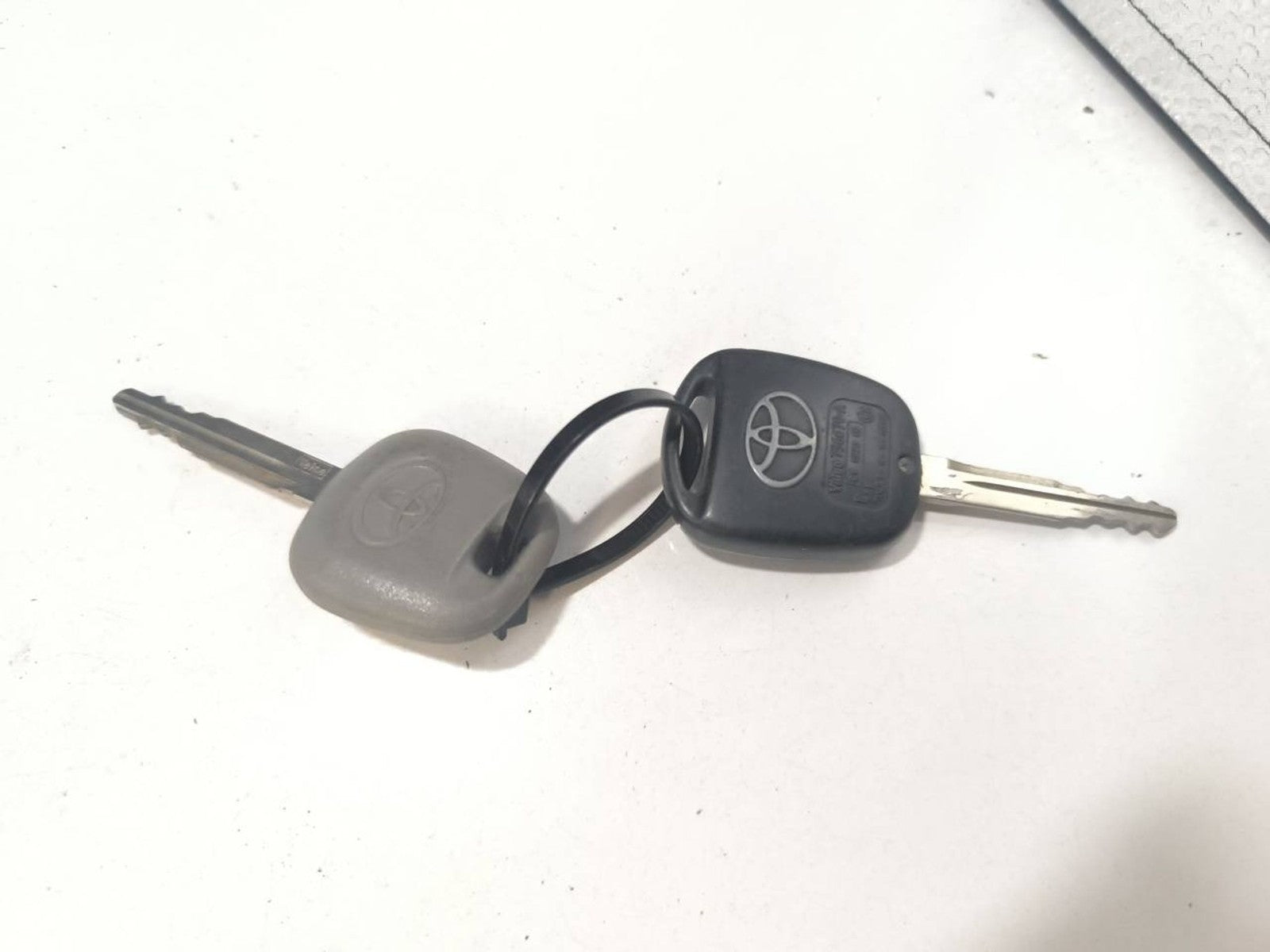 Toyota Avensis T250 2006 Ignition key 736670A 