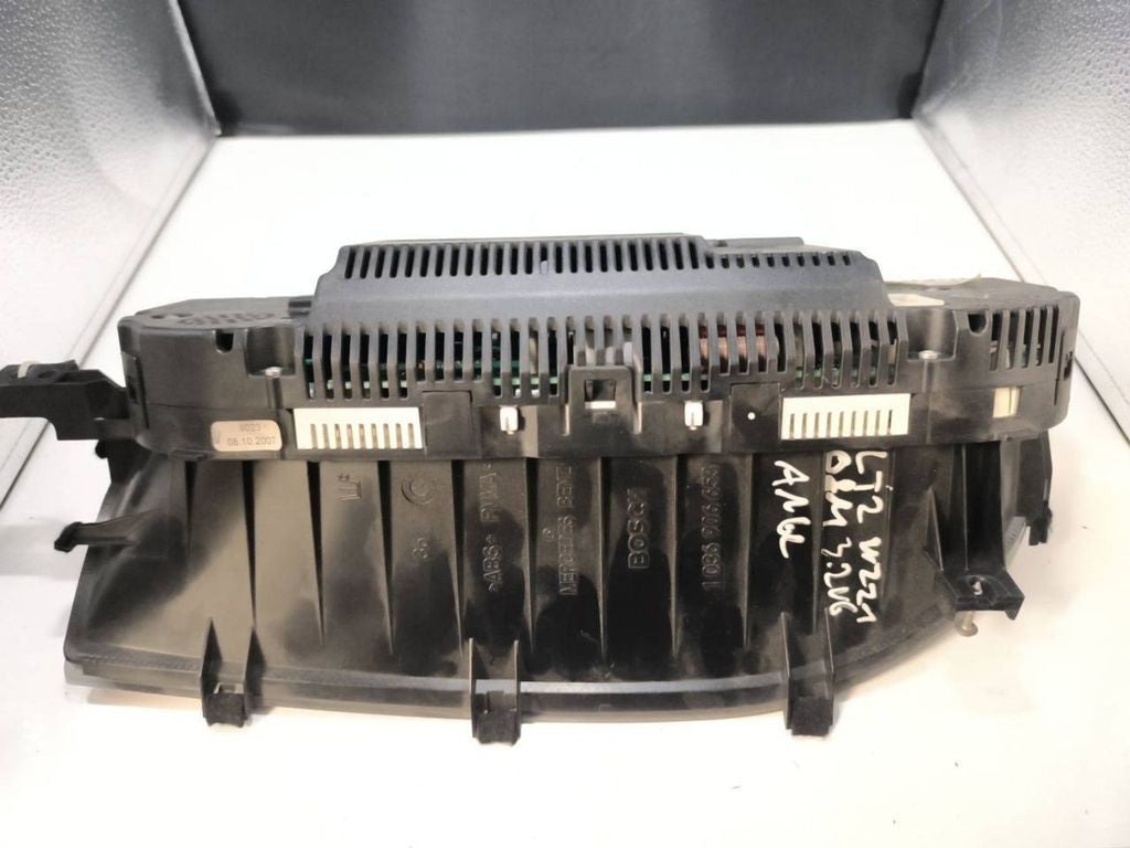 Mercedes-Benz S W221 2008 speedometer instrument cluster 0263650205 