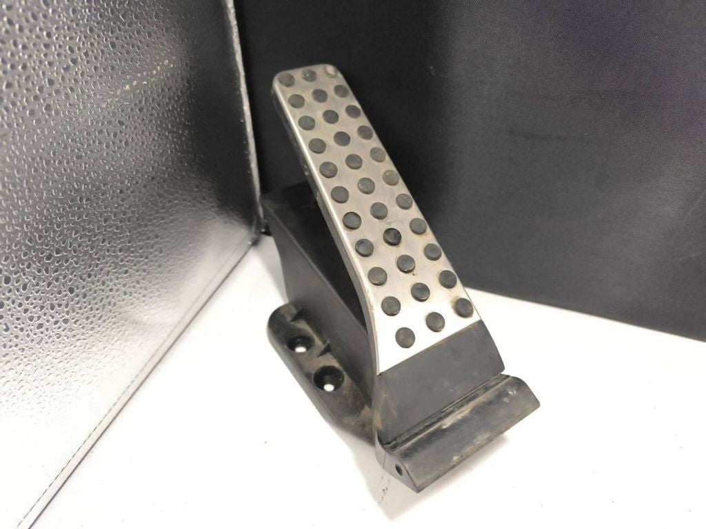 Mercedes-Benz C W204 2008 Diesel accelerator throttle pedal A2043000182 