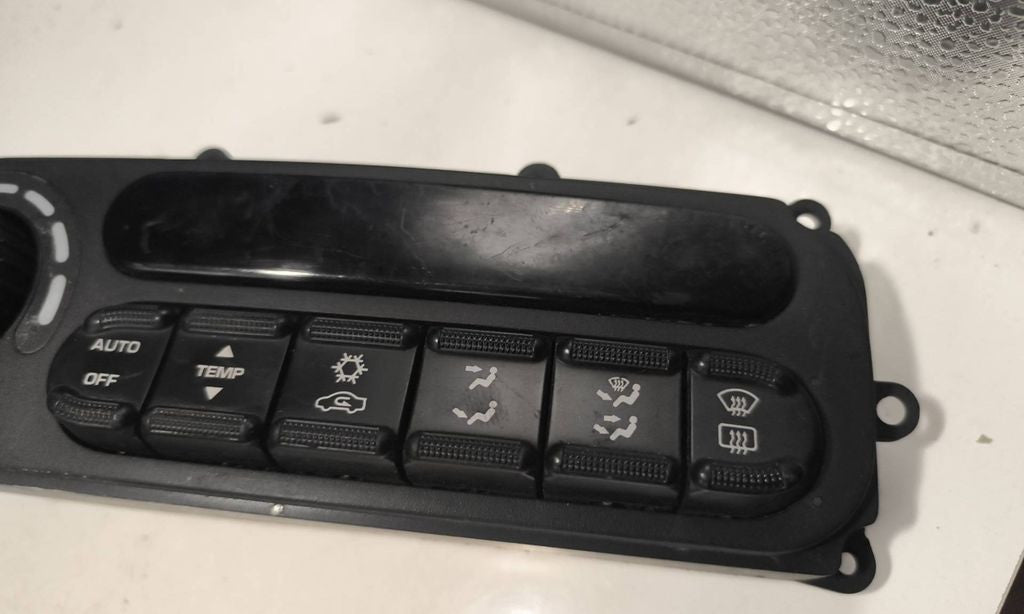 Chrysler 300M 2001 Climate control unit module 1730000631 