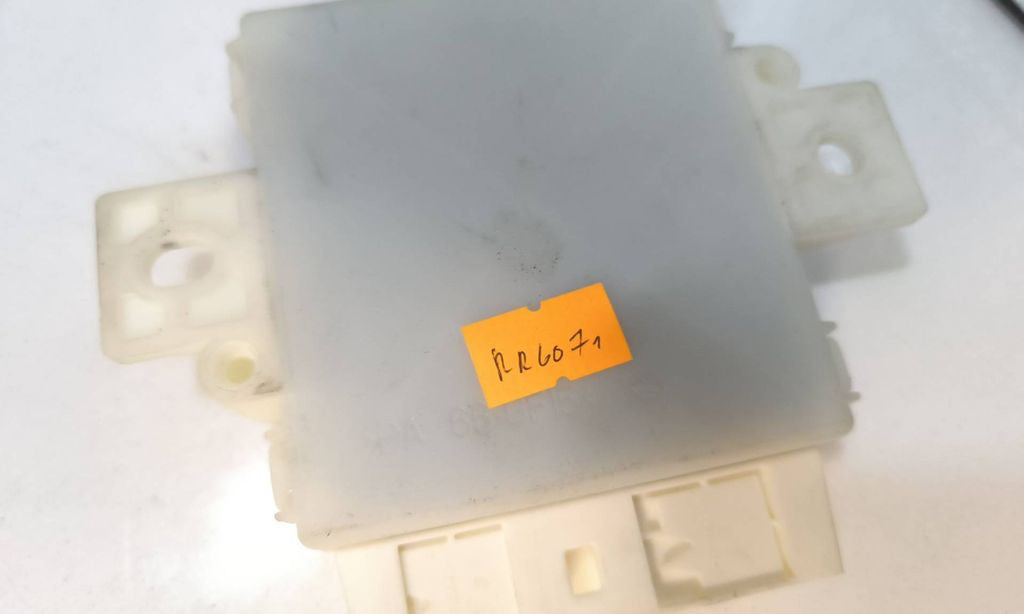 Mercedes-Benz C W204 2011 Parking PDC control unit module A2049009201 