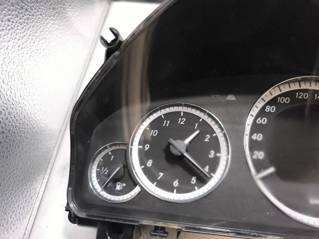 Mercedes-Benz E W212 2010 speedometer instrument cluster A2129002509 
