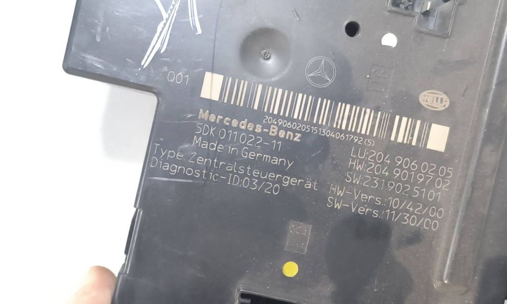Mercedes-Benz C W204 2012 Diesel SAM control unit 2049060205 5DK01102211