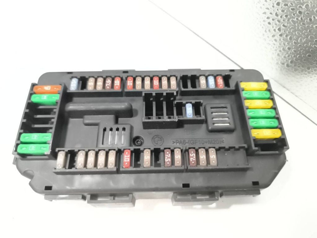 BMW 3 F30 F35 F31 2017 Fuse module 9389068 