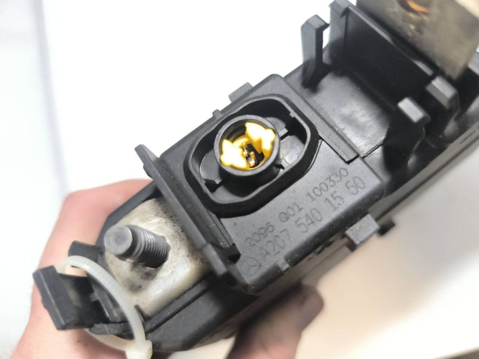 Mercedes-Benz E A207 2009 Fuse box module A2075401550 