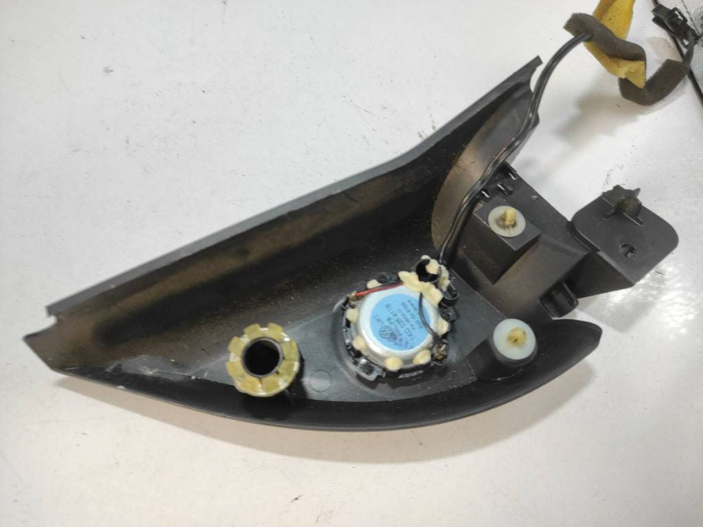 Volkswagen Golf V 2006 Front door left speaker trim 1K0837993B
