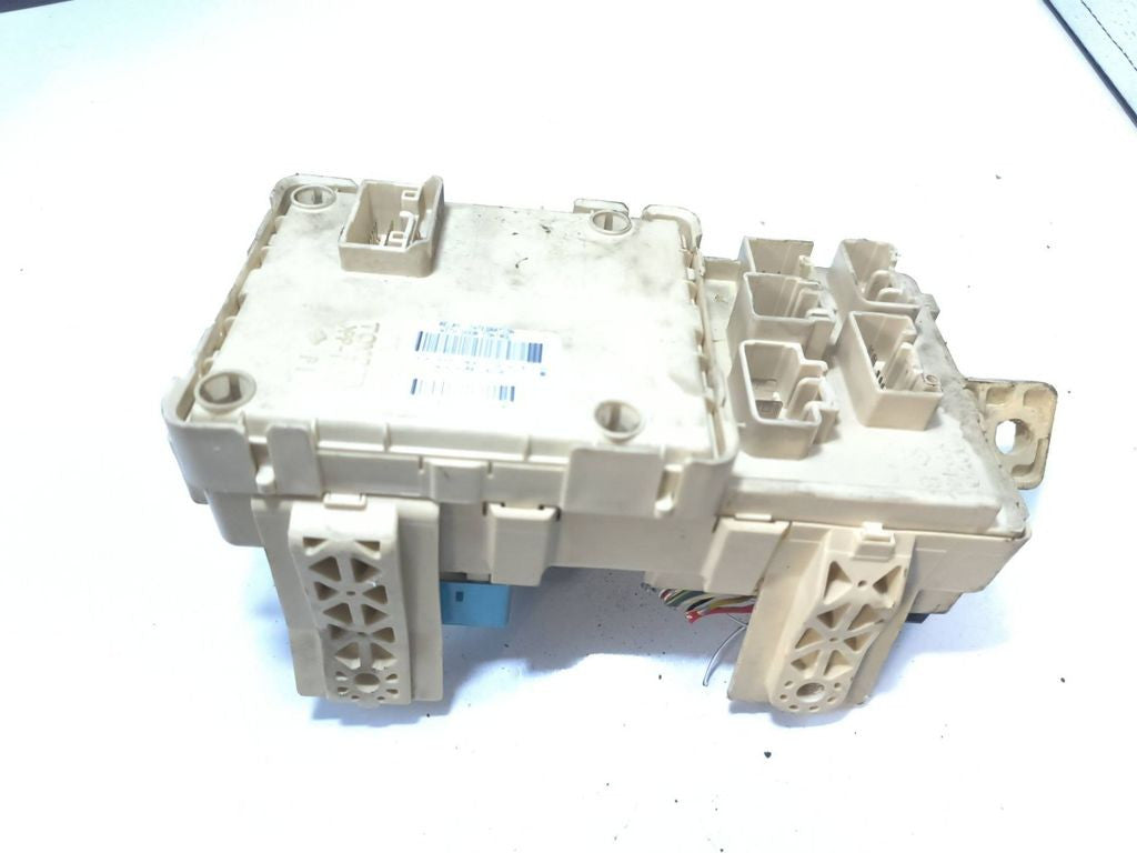 Toyota Avensis T250 2008 Fuse module 82641CA010F 