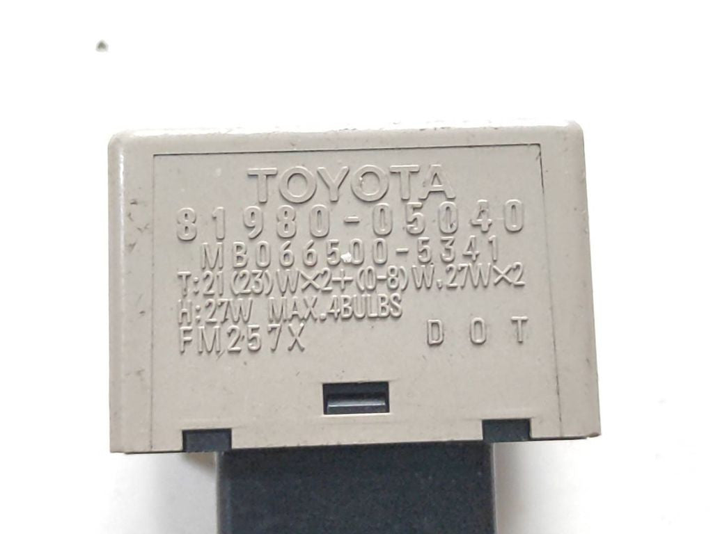 Toyota Avensis T250 2008 relay 8198005040 