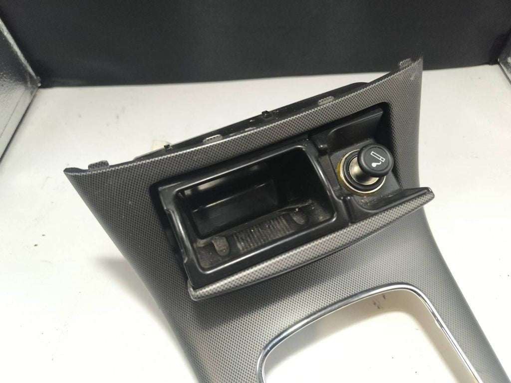 Toyota Avensis T250 2.0D4D 2006 Gear shifter surround trim plastic 9214L 