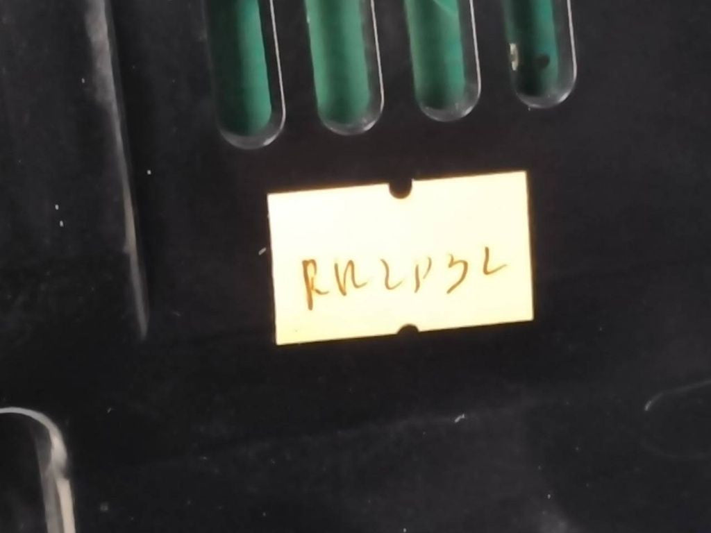 Mercedes-Benz E W212 2011 speedometer instrument cluster A2129002010 