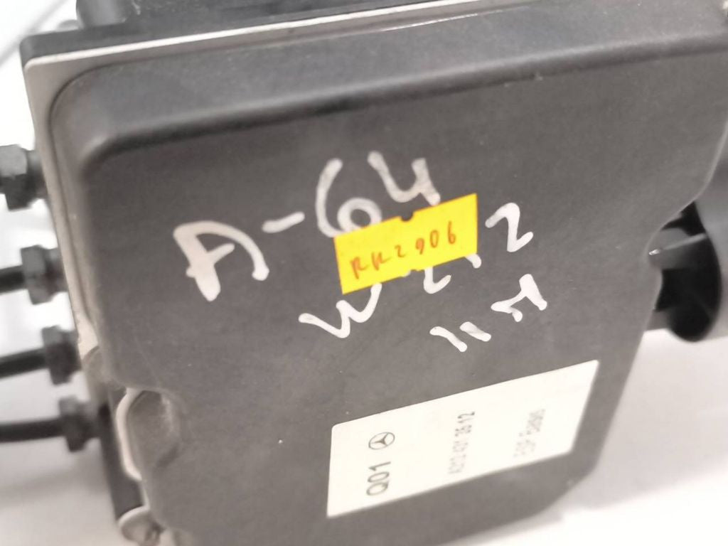 Mercedes-Benz E W212 2011 ABS Pump 0265236369 