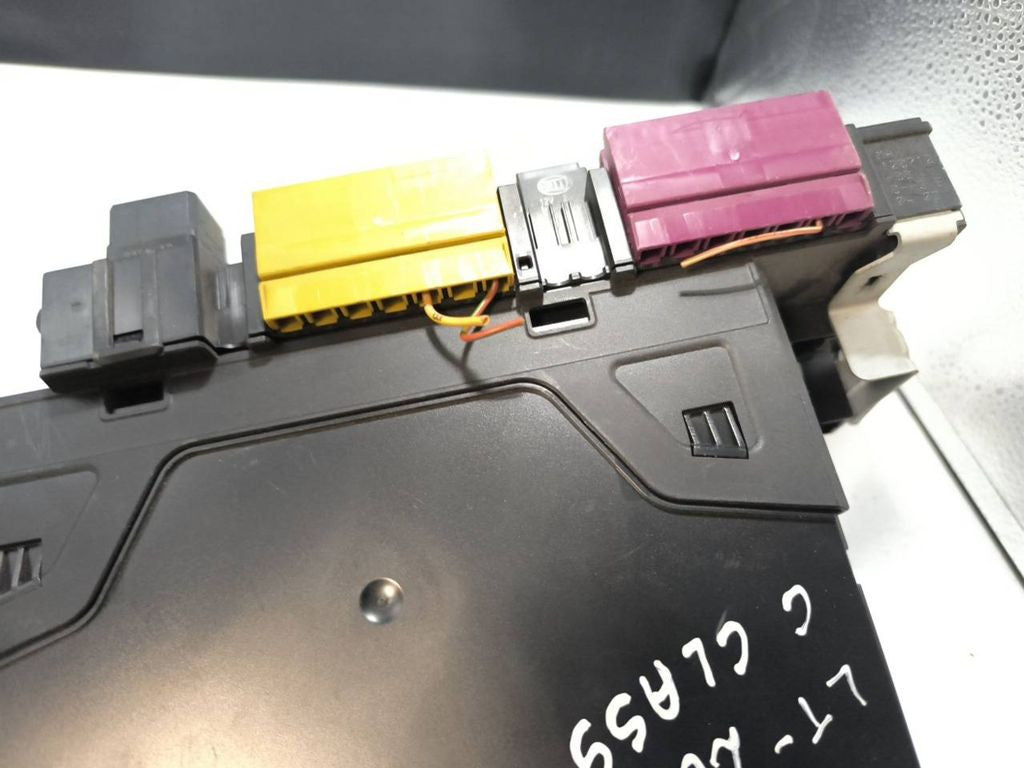 Mercedes-Benz C W204 2011 SAM control unit 2049019702 