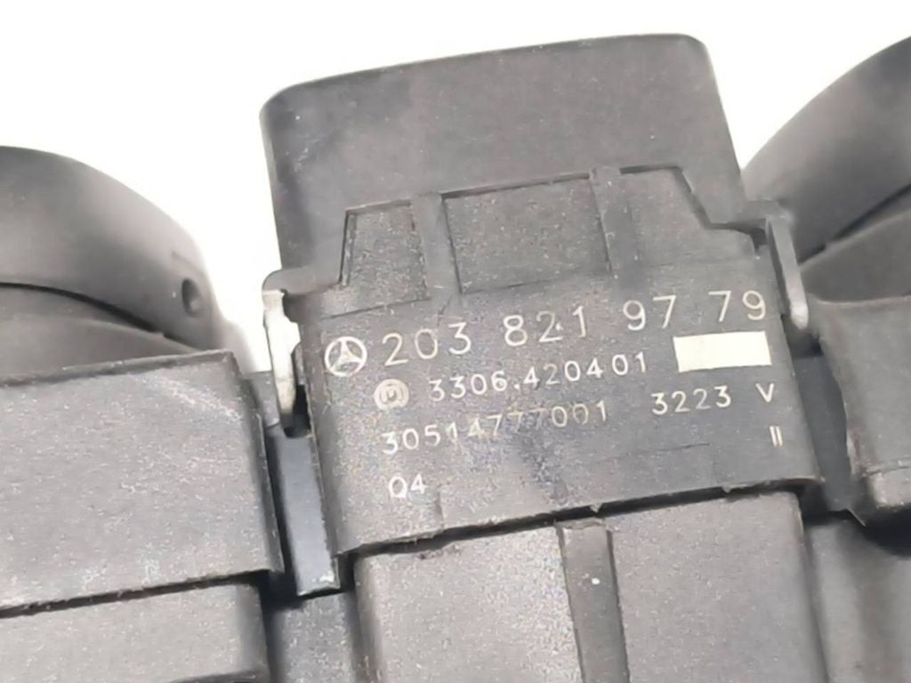 Mercedes-Benz C W203 2004 Hazard light switch 2038219779 
