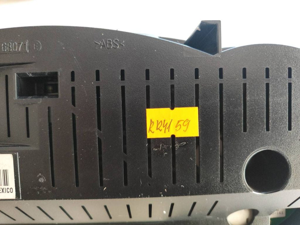 Mercedes-Benz R W251 2007 speedometer instrument cluster A2514405311